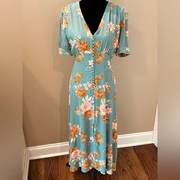 Women’s PETAL & PUP Frampton Midi Dress- blue floral. Size Small - Picture 4 of 13